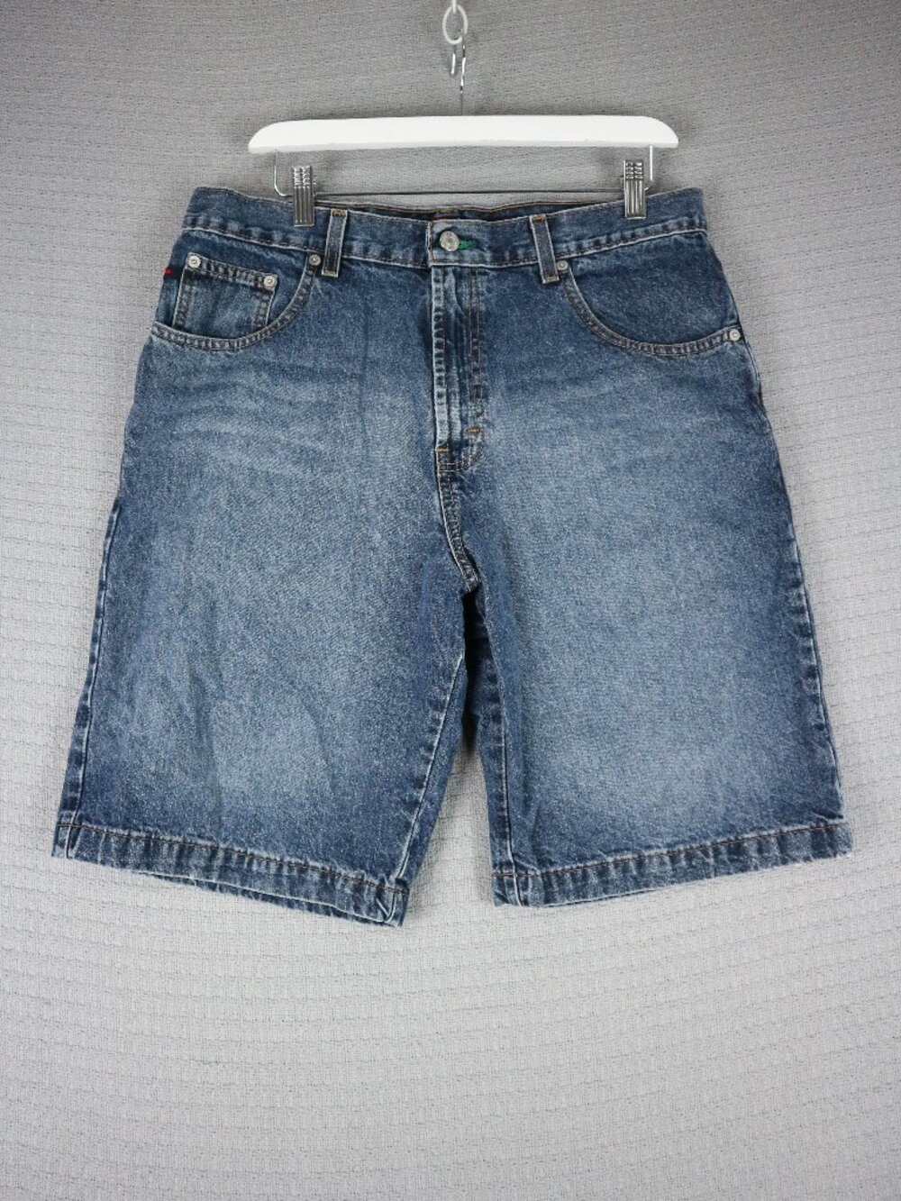 Tommy Hilfiger Jeans Baggy Y2K Wide Jean Shorts Mens 33W made in Canada Jorts